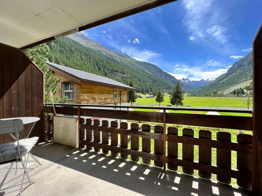 Panorama Apartment For 2 Near Zermatt With Parking! Täsch Eksteriør bilde